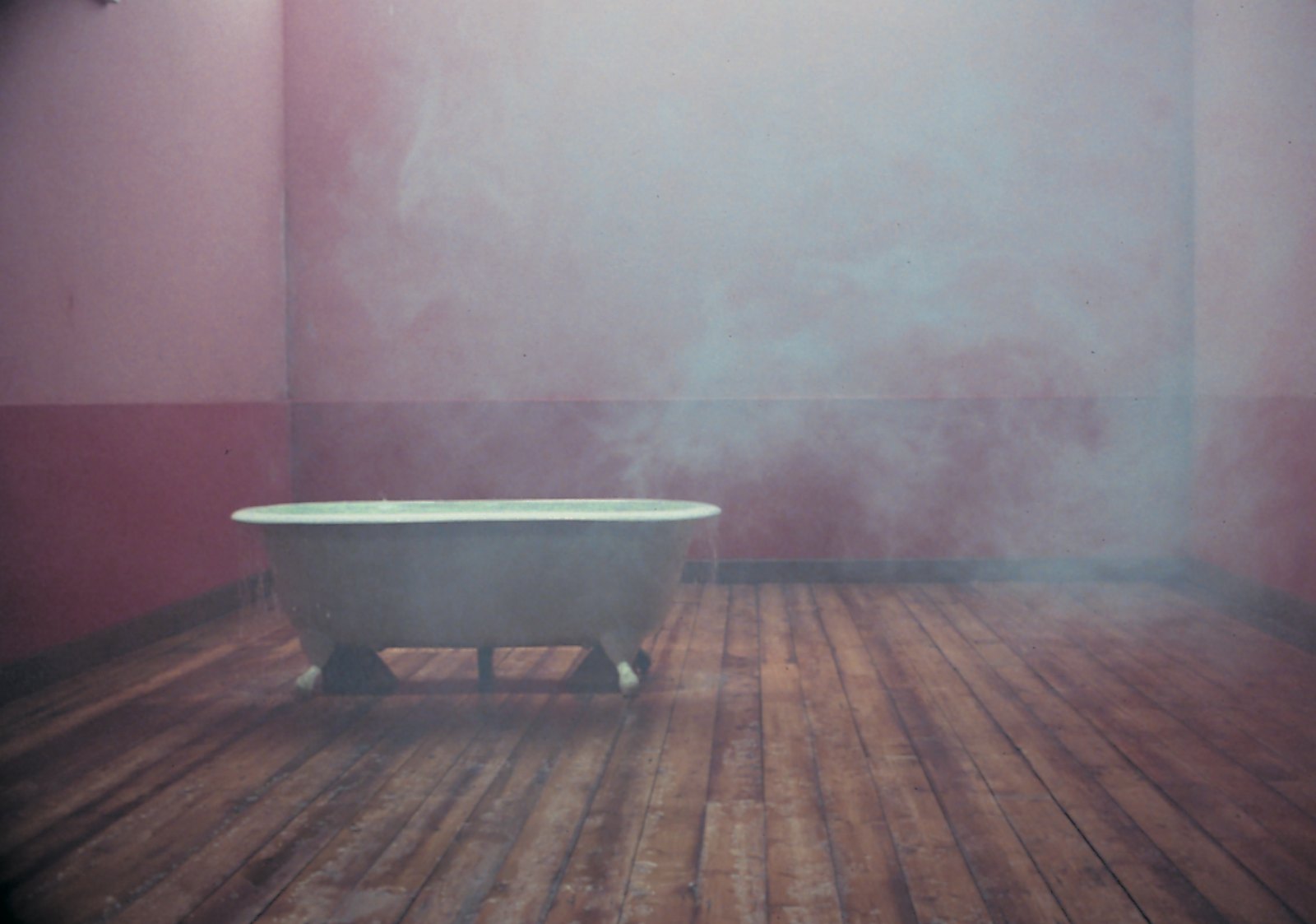 Still from Weather forecast, 2000, 35 mm film loop, colour, 6'06", ca 300 x 400 cm