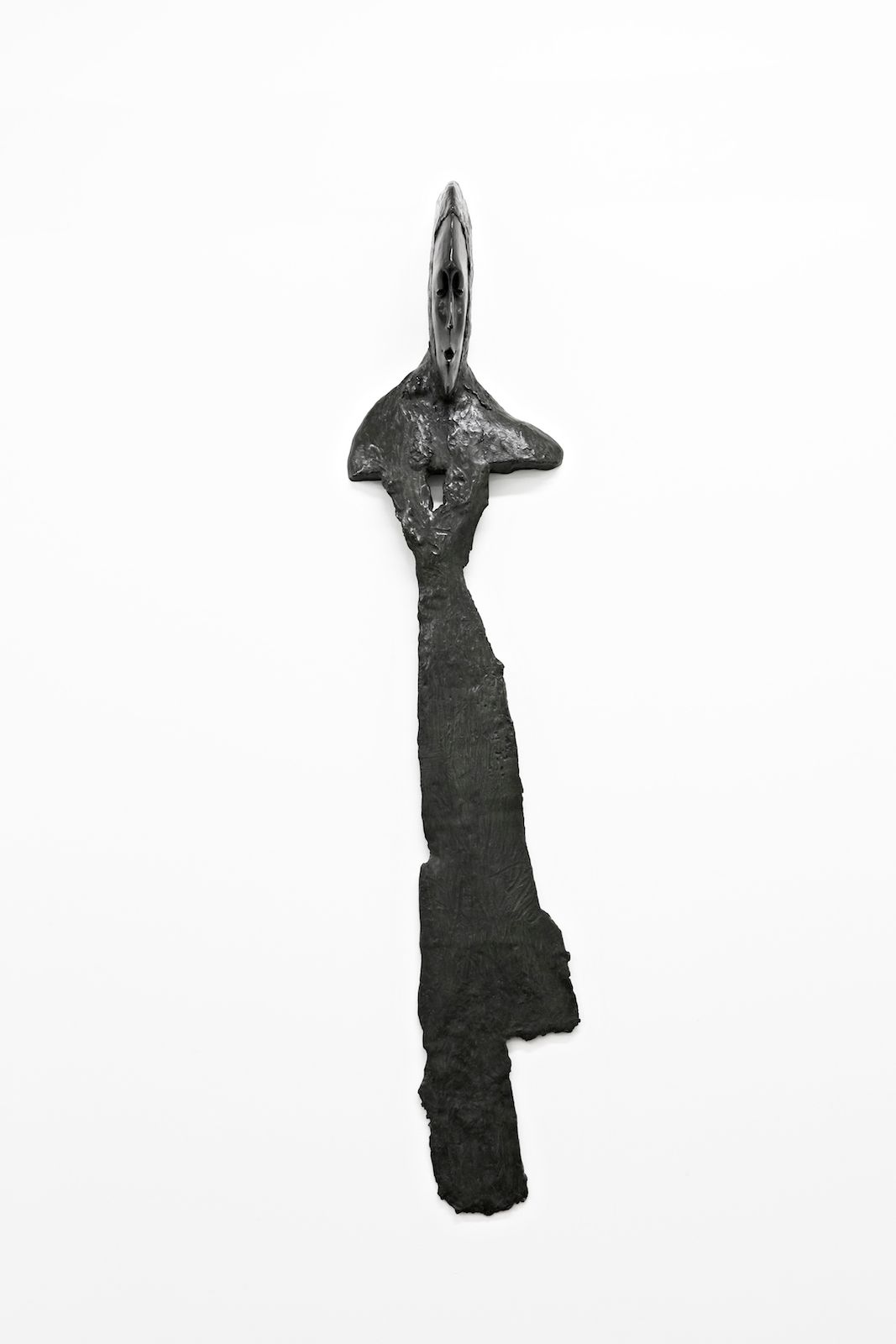 Klær til veggene I, 2009, patinated bronze, 158 x 33,5 x 19 cm