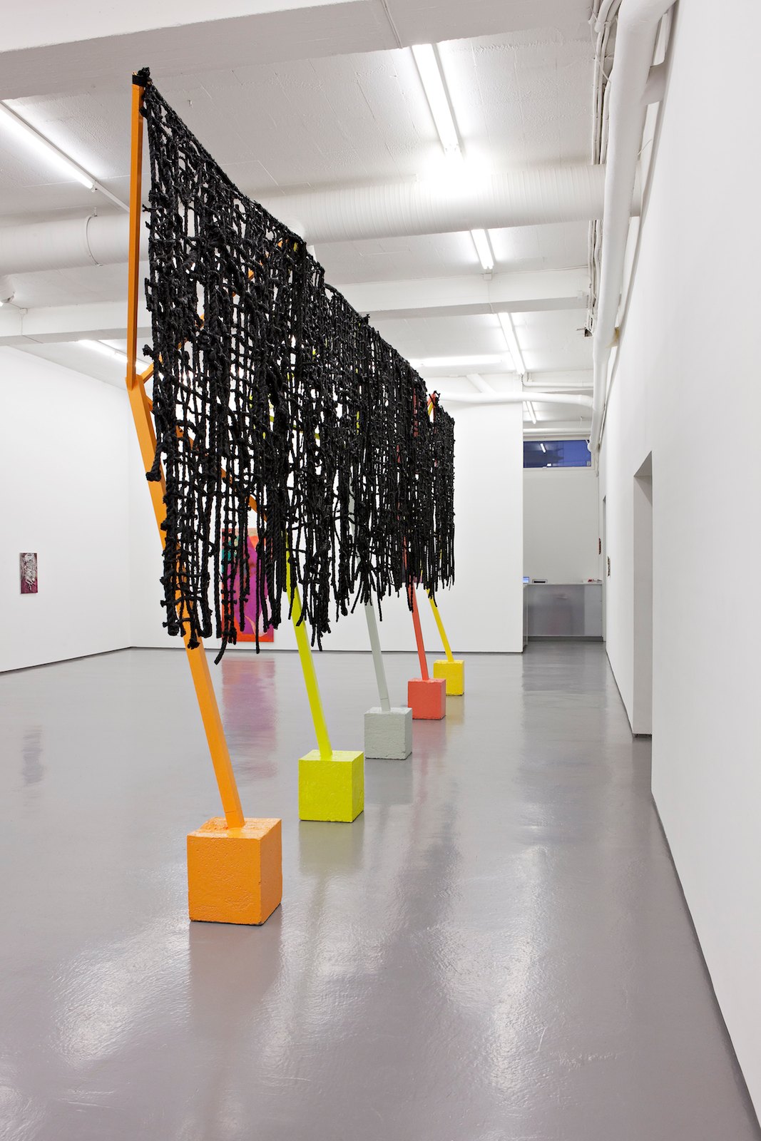 Maid Sew Retro, 2009, painted aluminum, concrete and rope with wax and pigment, ca 1000 x 350 x 100 cm