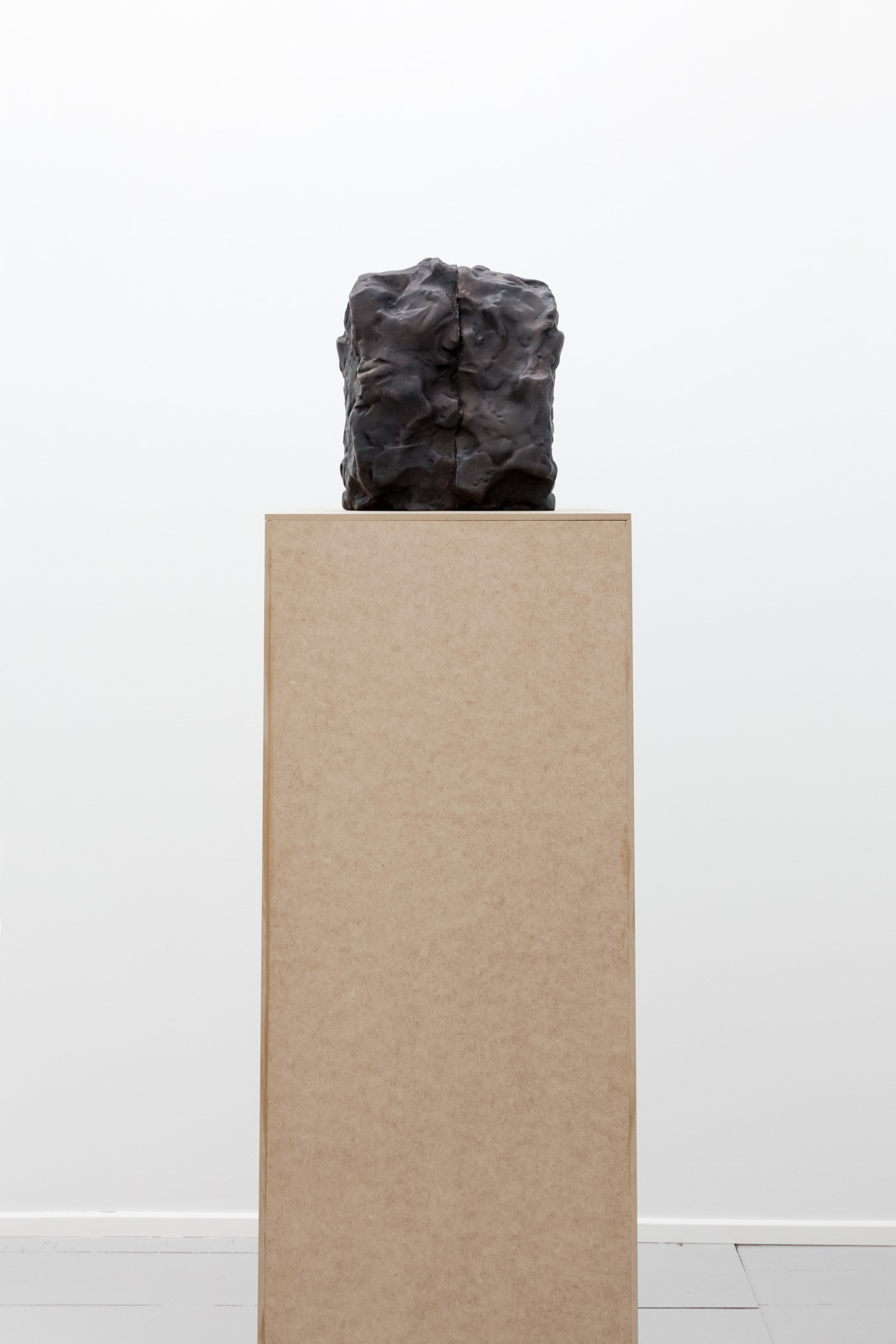 Dobbel I, 2017, Patinated bronze, 26 x 15 x 22,5 cm