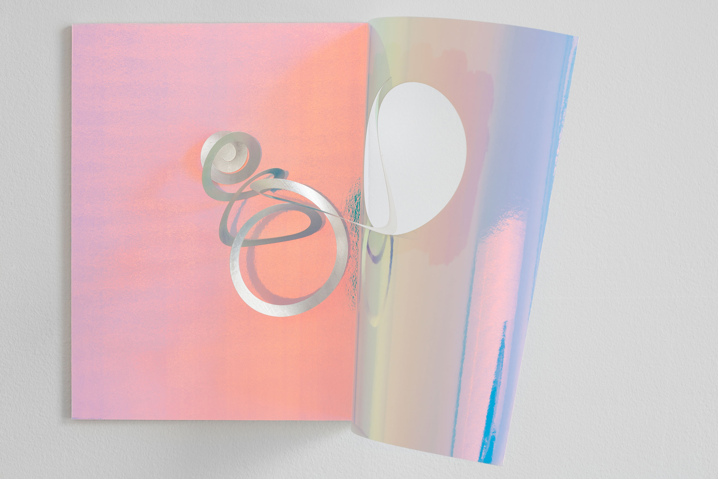 Stay put, 2013, Cardboard, silver leaf, wooden panel, 30 x 40 x 0,5 cm